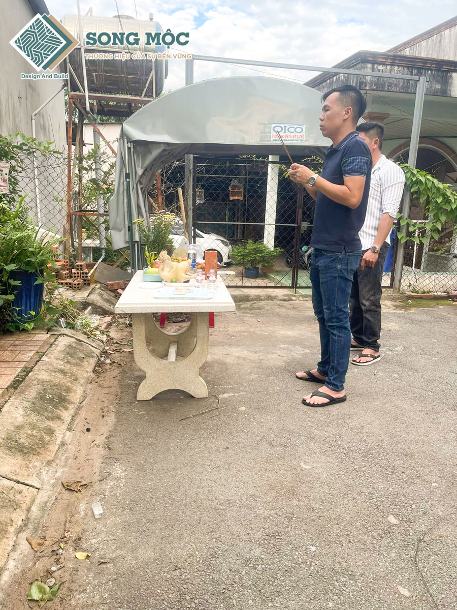 Hình ảnh cúng khởi công nhà phố 3 tầng hiện đại