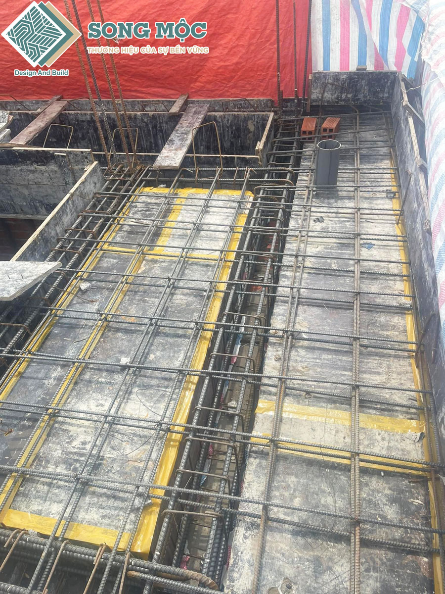 Hình ảnh bỏ sắt thép đúc nền lên tầng