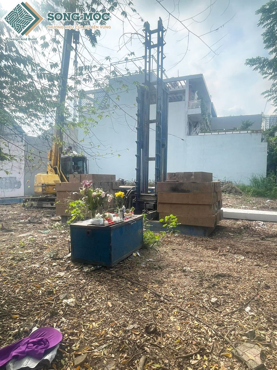 Hình ảnh cúng khởi công nhà 2 tầng cho chị Thủy