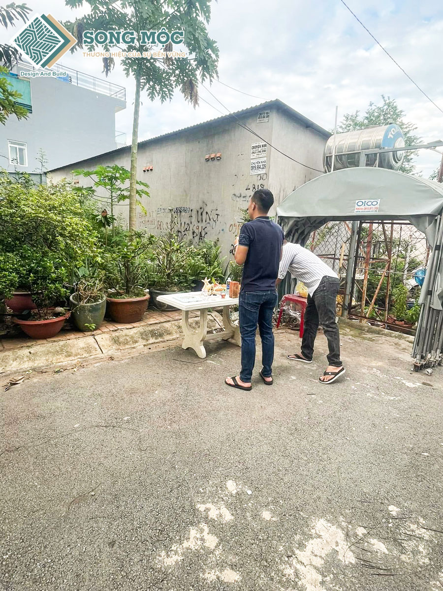 Hình ảnh cúng khởi công nhà phố 3 tầng hiện đại