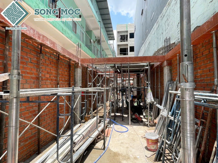 Hình ảnh tiến độ thi công xây dựng nhà phố 1 trệt 1 lửng 3 lầu sân thượng