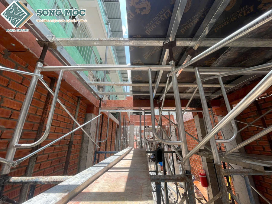 Hình ảnh tiến độ thi công xây dựng nhà phố 1 trệt 1 lửng 3 lầu sân thượng