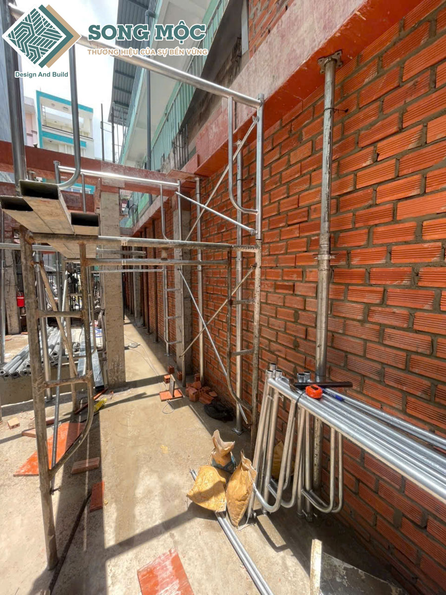 Hình ảnh tiến độ thi công xây dựng nhà phố 1 trệt 1 lửng 3 lầu sân thượng